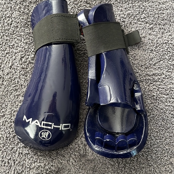 Macho Dyna Punch Child Large/Adult Small - Picture 1 of 10